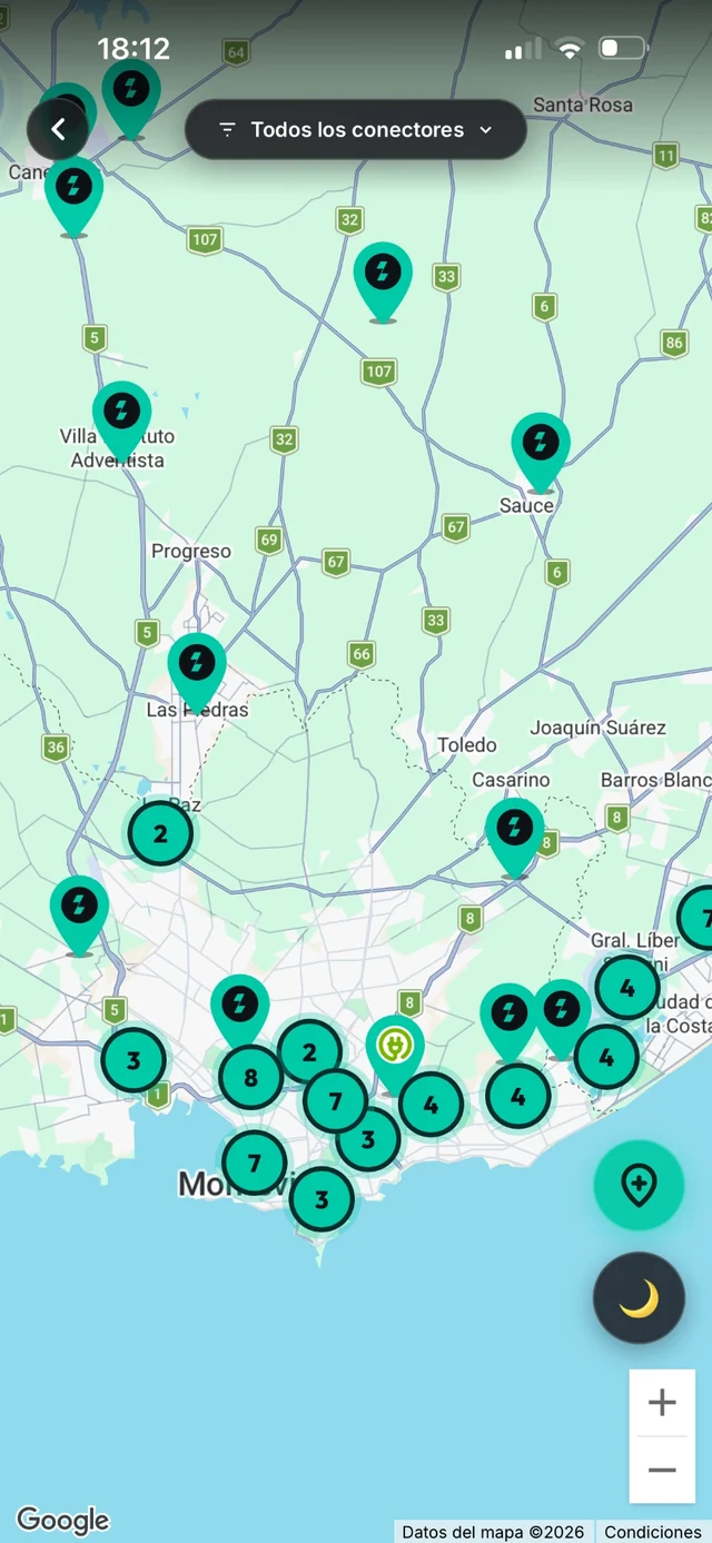 Mapa de cargadores de evy con pines agrupados sobre Montevideo y Canelones y el filtro de conectores